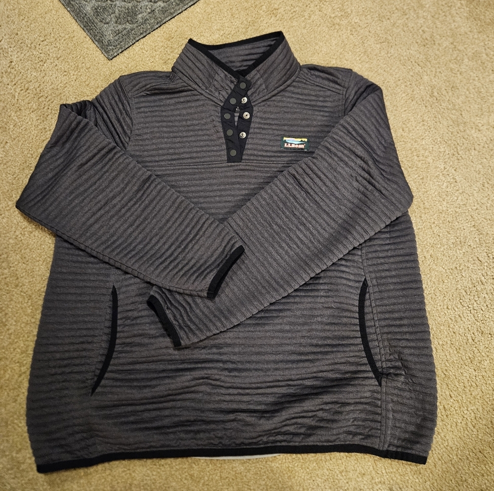 Leeds Gray Ribbed Pullover - Picture 2 of 2